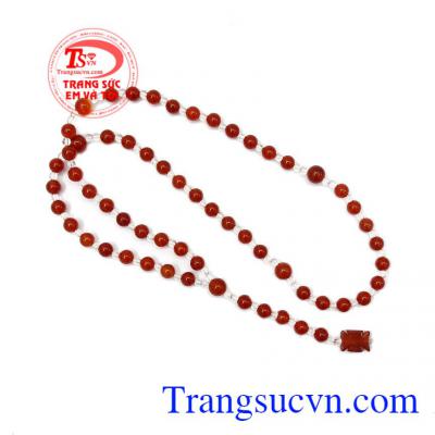 Chuỗi tràng hạt mã não đỏ mang lại may mắn, thành công, hạnh phúc, mang bình an cho người đeo và như là lời nhắc nhở lần chuỗi Mân côi hàng ngày,Chuỗi tràng hạt mã não đỏ