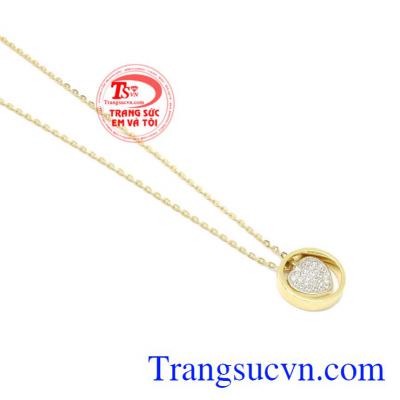Dây chuyền nữ trái tim nhỏ thương hiệu Em và Tôi đảm bảo uy tín chất lượng vàng với nhiều năm kinh nghiệm.