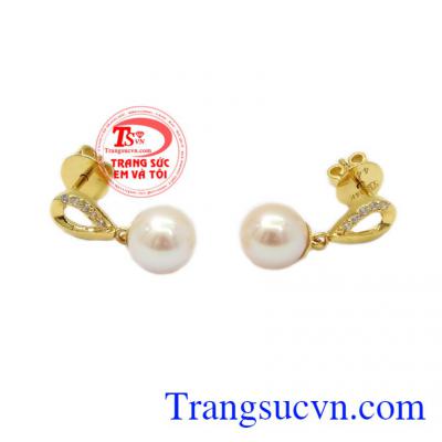 Đây xứng đáng là món quà ý nghĩa để có thể dành tặng cho người thân hoặc bạn bè của bạn,Hoa tai nữ ngọc trai dịu dàng