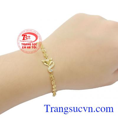Ngoài tác dụng giữ gìn tình yêu, gắn kết tình cảm vợ chồng, dây chuyền hồ ly còn giúp người kinh doanh tỉnh táo trước mọi lời đề nghị, có khả năng thuyết phục khách hàng và giúp tăng sự hiểu biết, từ đó có đủ kinh nghiệm trong kinh doanh,Lắc tay nữ hồ ly