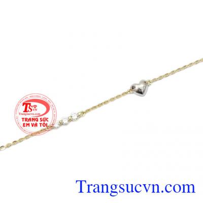 Lắc tay phù hợp với mọi lứa tuổi và nhiều phong cách thời trang khác nhau của phái đẹp,Lắc tay nữ vàng trái tim