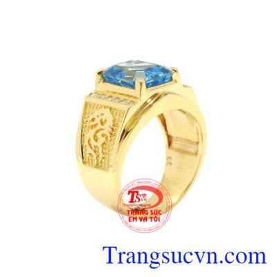 Nhẫn nam vàng Topaz chất lượng được chế rác tinh xảo, chạm khắc tinh tế từ vàng 18k chất lượng.