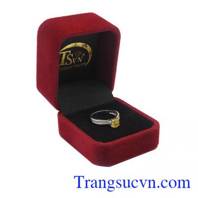Nhẫn nữ sapphire vàng may mắn