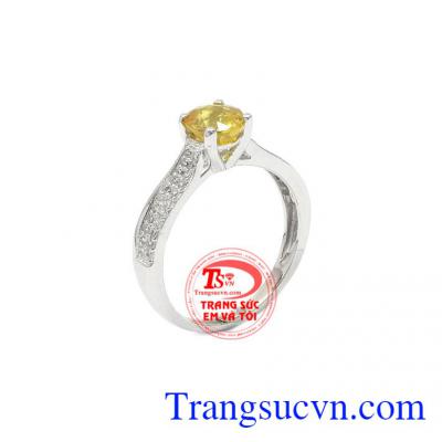 Nhẫn nữ sapphire vàng may mắn tôn lên vẻ đẹp sang trọng, đẳng cấp cho người đeo