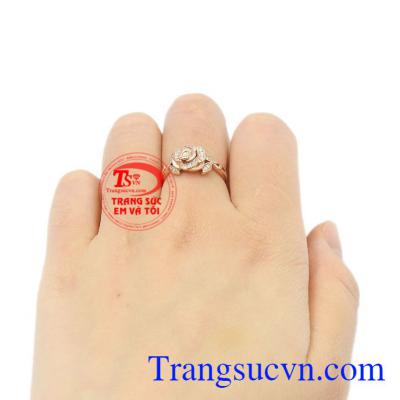Nhẫn nữ vàng hoa hồng giao hàng trên toàn quốc.