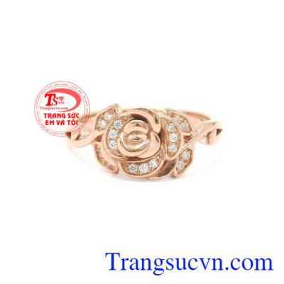 Nhẫn nữ vàng hoa hồng 10k sẽ khiến các cô nàng thích thú bởi vẻ độc đáo của sản phẩm.