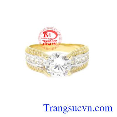 Nhẫn nữ vàng nổi bật sẽ khiến cho các cô nàng thu hút hơn, nổi bật hơn.