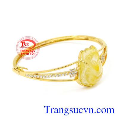 Vòng tay vàng hồ ly thạch anh tóc là sự lựa chọn hoàn hảo cho những người thích sự sang trọng, tinh tế. 