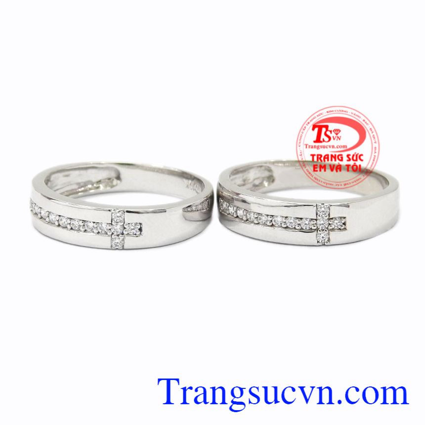 Nhẫn cưới vàng trắng trơn vàng 10k giúp cho đôi lứa có trở nên hạnh phúc trong ngày trọng đại của mình.