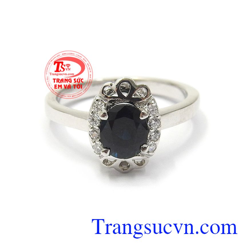 Sapphire là viên đá luôn mang lại may mắn, bình an và thịnh vượng cho người đeo Nhẫn nữ Sapphire thời thượng