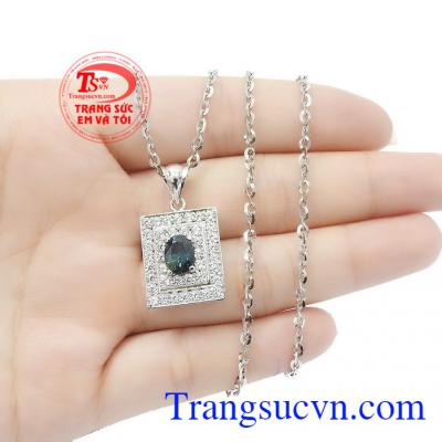 Mang vẻ đẹp hoàn hảo, đá Sapphire được coi là biểu tượng của sự toàn vẹn, mang lại hiệu quả tối ưu,Bộ dây chuyền Sapphire nữ quý tộc