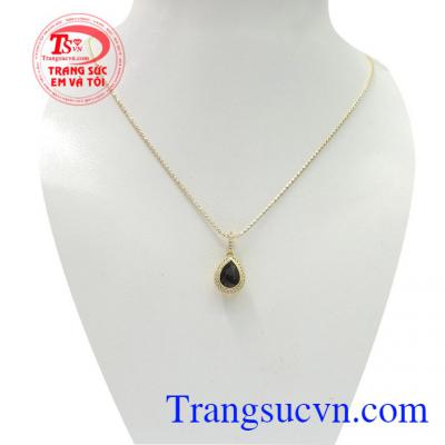 Bộ dây saphir thịnh vượng là bộ trang sức đá quý cao cấp dành tặng tới các bà và mẹ nhân dịp các ngày lễ