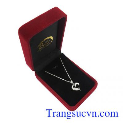 Mặt dây trái tim yêu thương là sản phẩm mặt dây chuyền vàng trắng đẹp được nhập khẩu từ Hàn Quốc từ vàng 10k