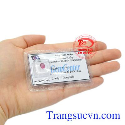Đá Ruby ép vỉ thiên nhiên có giấy kiểm định đá quý uy tín.