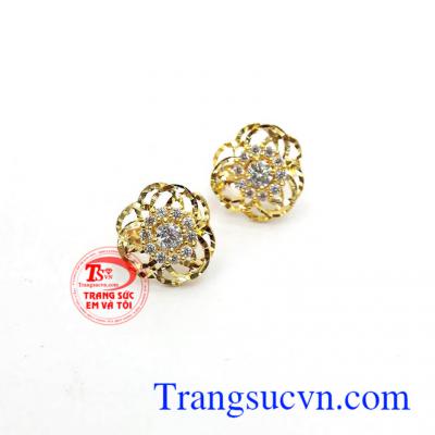 Hoa tai nụ đẹp mang lại vẻ xinh xắn, trẻ trung cho phái đẹp. Hoa tai nụ đẹp chất lượng.