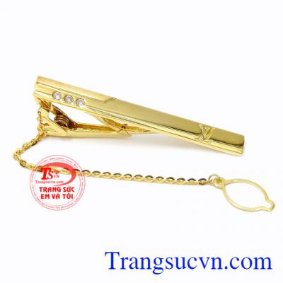Kẹp caravat vàng tinh tế sẽ là món quà sang trọng cho các quý ông.