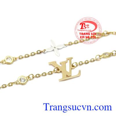 Lắc chân vàng LV được nhập khẩu nguyên chiếc từ Hàn Quốc.
