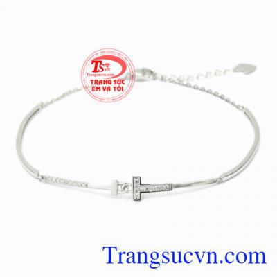 Lắc tay nữ vàng trắng xinh xắn mang đến vẻ trẻ trung, xinh xắn cho phái nữ.