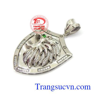 Mặt dây chuyền nam thời thượng với thiết kế mặt sư tử dũng mãnh tôn lên sự mạnh mẽ, cá tính và phong cách cho người đeo