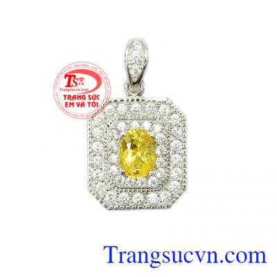 Mặt dây nữ Sapphire vàng được thiết kế sang trọng, tinh tế từ vàng 10k kết hợp cùng đá Sapphire vàng thiên nhiên,Mặt dây nữ Sapphire vàng