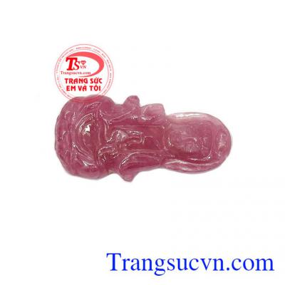 Mặt dây phật quan âm ruby là sản phẩm được các bà và mẹ yêu thích