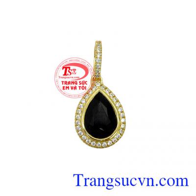 Mặt dây saphir thịnh vượng là sản phẩm mặt dây chuyền sang trọng, đẳng cấp được phái đẹp yêu thích