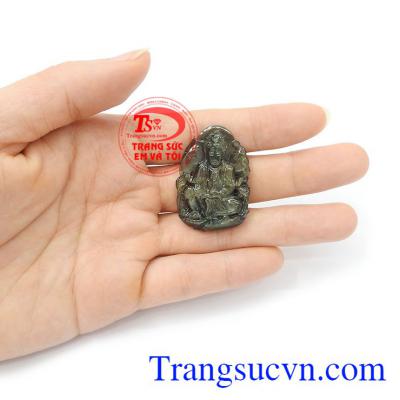 Mặt phật bà Sapphire hạnh phúc là lá bùa hộ mệnh cho người đeo nên rất được mọi người lựa chọn