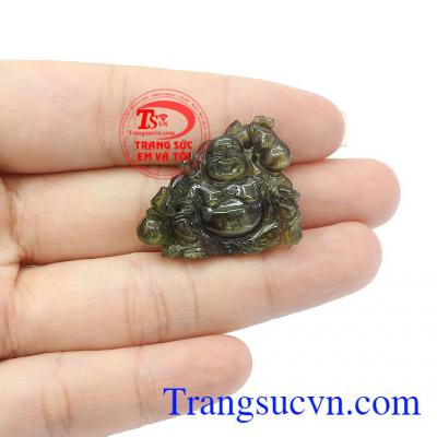 Nếu bạn muốn cầu mong bình an, vui vẻ cho gia đình, một bức tượng hình ông Phật Di Lặc phốp pháp với nụ cười tươi nên được đặt trong nhà sẽ giúp bạn "cầu được ước thấy",Mặt phật Di Lặc Sapphire hưng thịnh