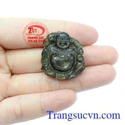 Với hình ảnh này, Phật Di Lặc vốn được coi là biểu trưng của sự no ấm, đủ đầy và một cuộc sống tươi vui,Mặt phật Di Lặc Sapphire sung túc