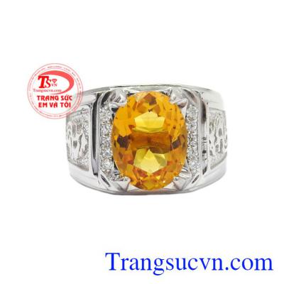 Nhẫn bạc thạch anh vàng công danh phù hợp cho những người mệnh Kim và mệnh Thổ.