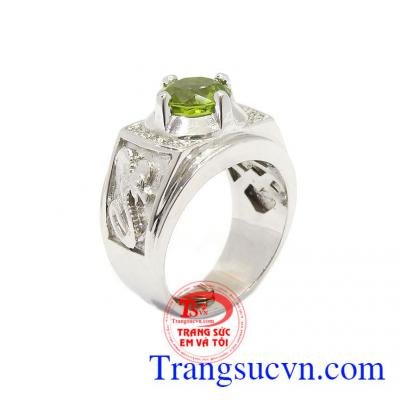 Nhẫn nam bạc Peridot cá tính được gắn đá Peridot chất lượng, màu sắc bắt mắt mang lại vẻ đẳng cấp, sang trọng cho phái mạnh,Nhẫn nam bạc Peridot cá tính