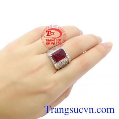 Ruby không chỉ mang lại vẻ đẹp về mặt thẩm mỹ mà nó còn có tác dụng rất tốt đối với sức khỏe của con người,Nhẫn nam bạc Ruby mạnh mẽ