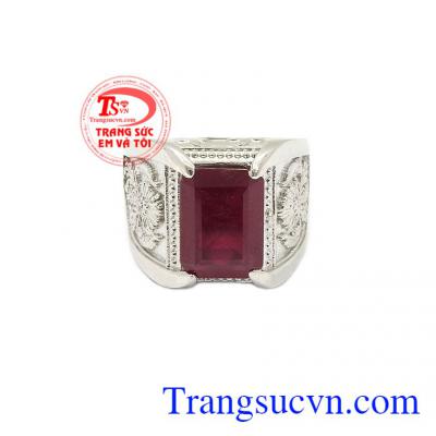 Ruby thích hợp với những người Mệnh Thủy, Hỏa và Thổ,Nhẫn nam bạc Ruby mạnh mẽ