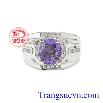 Nhẫn nam bạc thạch anh tím đẹp mang lại nhiều may mắn về phong thủy cho phái mạnh.