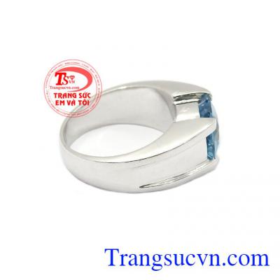 Giúp chủ nhân đưa ra những ý tưởng, sáng kiến mới, quyết định đúng đắn, khiến họ luôn cảm thấy tự tin hơn và tự hào về bản thân mình,Nhẫn nam bạc Topaz mạnh mẽ