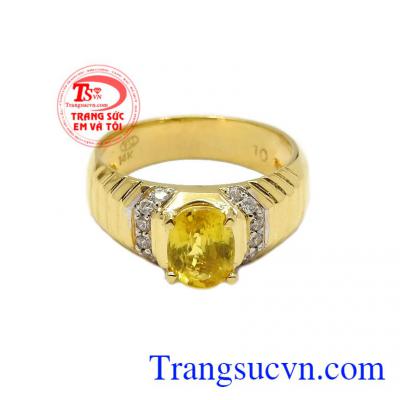 Được chế tác công nghệ đá cao cấp, từ vàng 14k và đá Sapphire thiên nhiên,Nhẫn nam Sapphire vàng tài lộc