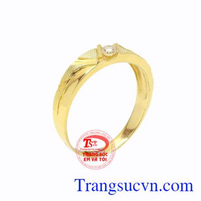 Nhẫn nam vàng công danh được chế tác tinh tế, thể hiện vẻ nam tính cho phái mạnh.