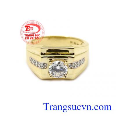 Sản phẩm với kiểu dáng đơn giản nhưng vô cùng tinh tế làm tôn lên vẻ nam tính và nổi bật cho chủ nhân,Nhẫn nam vàng danh vọng