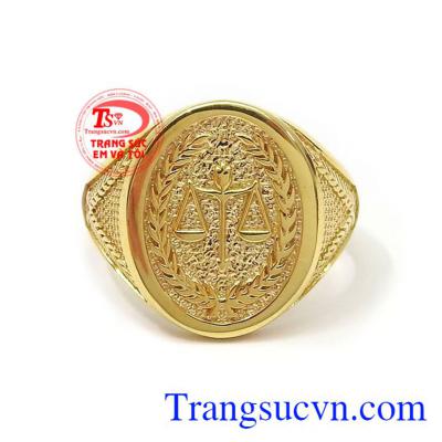 Nhẫn nam vàng tây công lý phù hợp nhiều phong cách thời trang và trang phục khác nhau