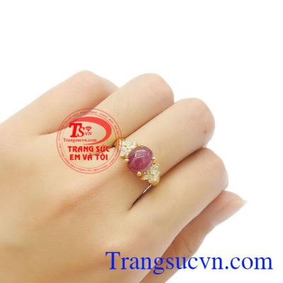 Sản phẩm thích hợp với nhiều độ tuổi, có thể làm quà tặng cho người thân và bạn bè. Nhẫn nữ ruby sao tỏa sáng