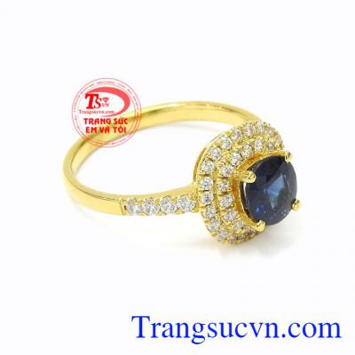 Nhẫn nữ vàng sapphire nữ tính dành làm quà tặng cho người yêu thương.