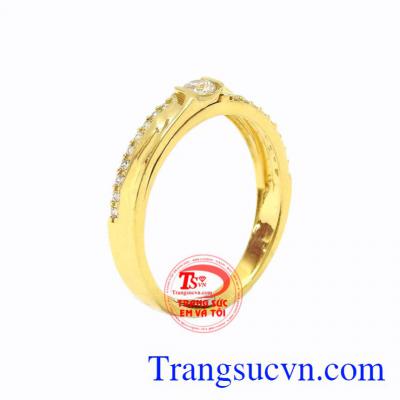 Nhẫn nữ vàng tao nhã được thiết kế độc đáo, cá tính từ vàng 18k.