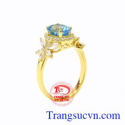 Nhẫn nữ vàng Topaz độc đáo