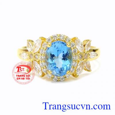 Nhẫn nữ vàng Topaz độc đáo vàng 14k sẽ là sản phẩm thu hút ánh nhìn của các cô nàng đam mê sự lấp lánh.