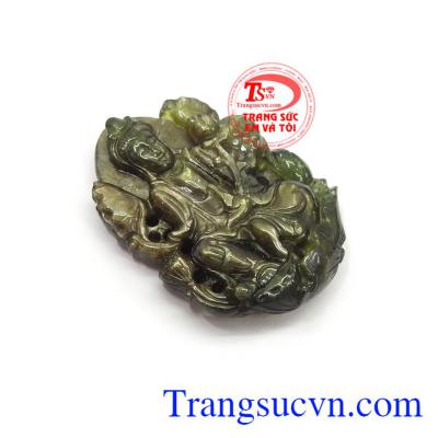 Phật Bà Quan Âm thánh thiện sapphire thiên nhiên chạm khắc đẹp, chất lượng đá đảm bảo