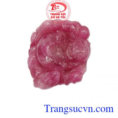 Đá ruby mang nhiều năng lượng tốt mang ý nghĩa may mắn, tài lộc cho người đeo