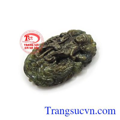 Phật Quan Âm sapphire an nhiên là biểu tượng của bình an, may mắn và hạnh phúc, là vị phật rất được nhiều người sử dụng