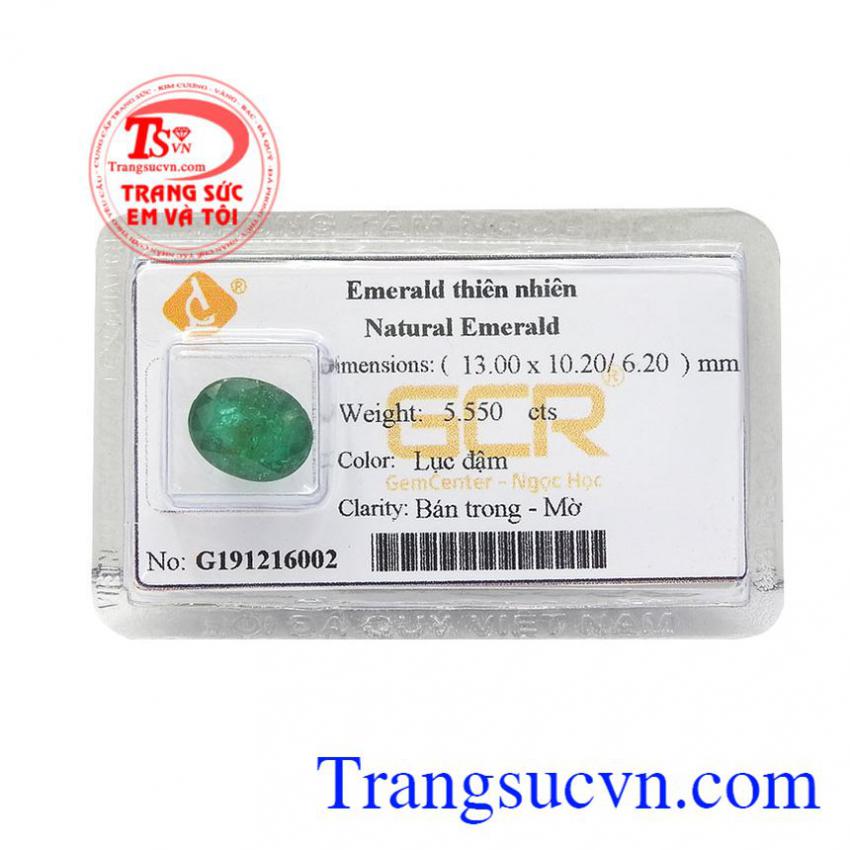 Viên Emerald thiên nhiên may mắn
