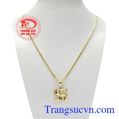 Bộ dây chuyền nữ vàng chữ Vạn là bộ sản phẩm được phái đẹp cực kì yêu thích,Bộ dây chuyền nữ vàng chữ Vạn