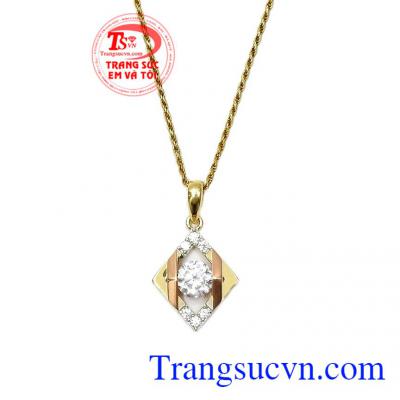 Bộ sản phẩm dễ dàng kết hợp với nhiều trang phục và phong cách khác nhau, càng tôn lên sự dịu dàng, nữ tính và trẻ trung cho người đeo,Bộ dây nữ vàng cá tính